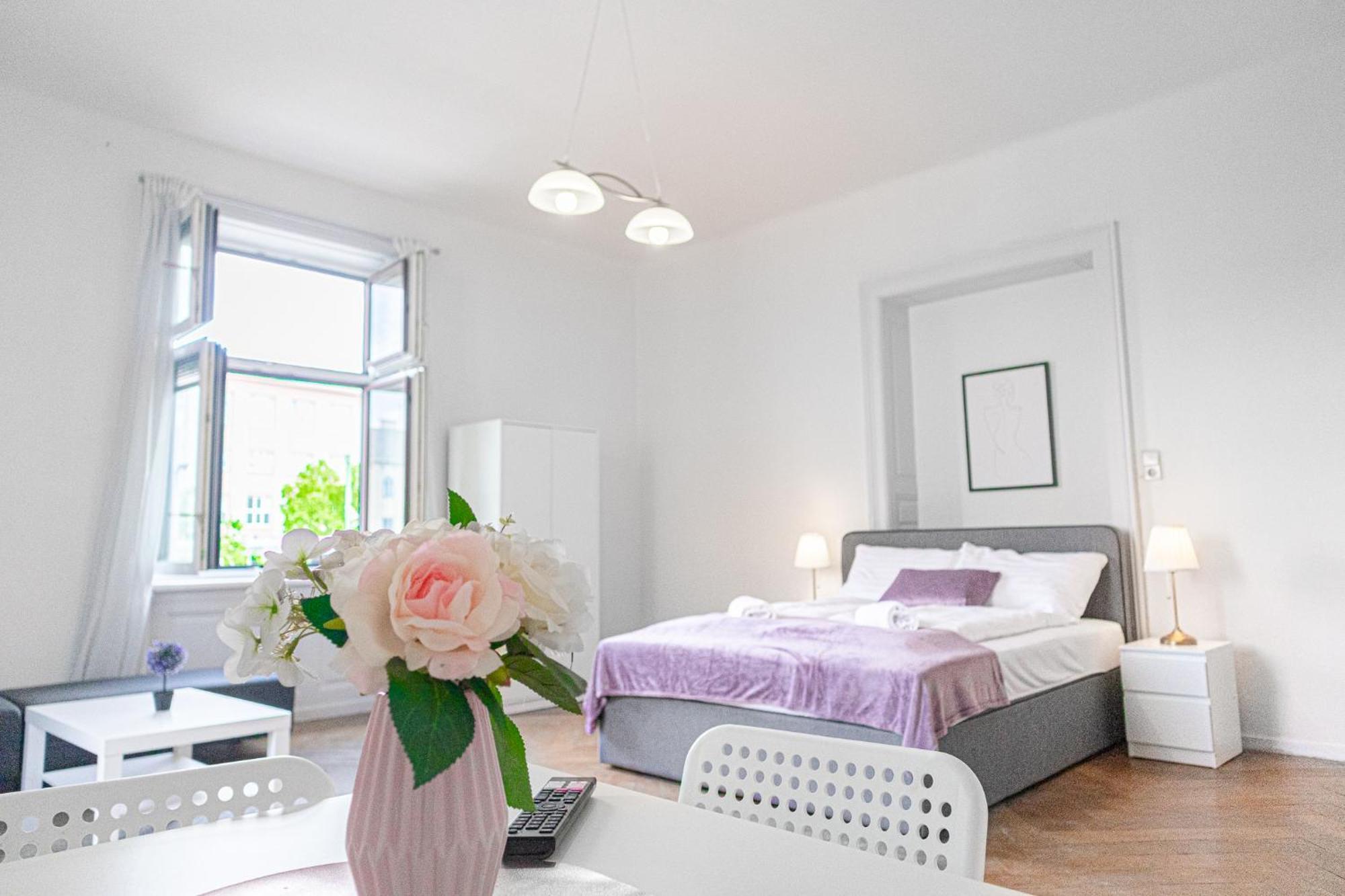 Apartment Two Charming Near Volksoper And Akh *