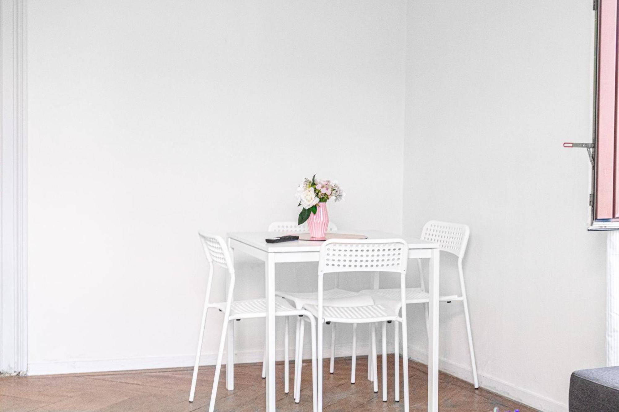Apartment Two Charming Near Volksoper And Akh *