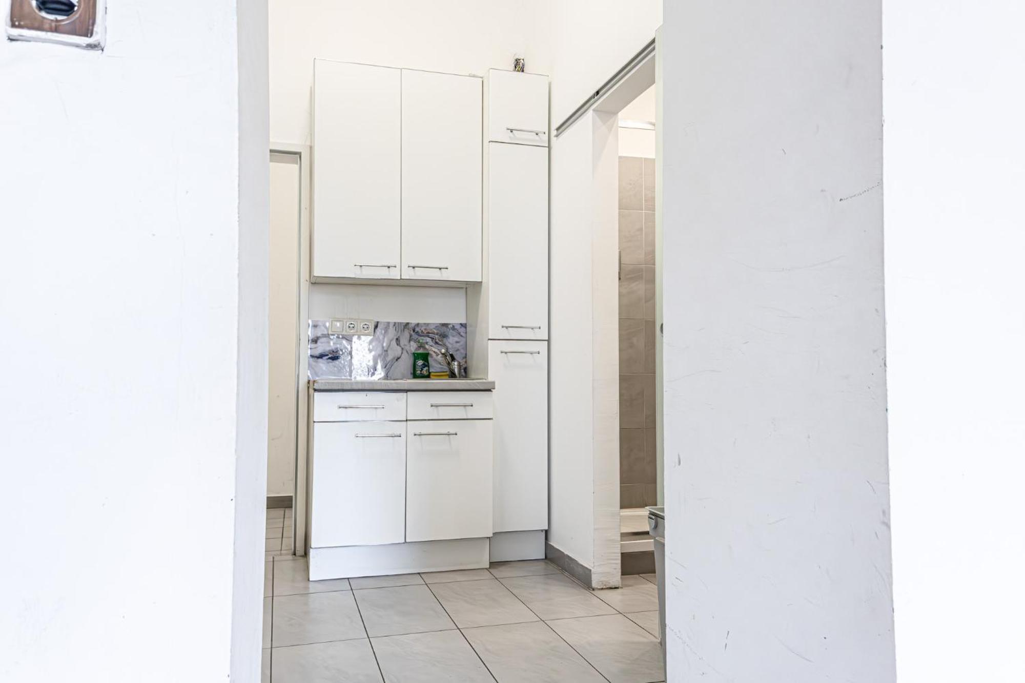 Two Charming Near Volksoper And Akh Apartment